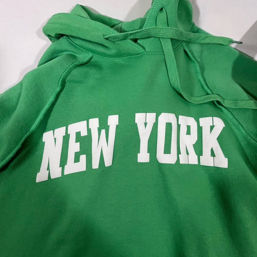 GREEN CROPPED NEW YORK HOODIE OVERSIZED WOMEN SZ 
8 BY RELAXX‎ NEW